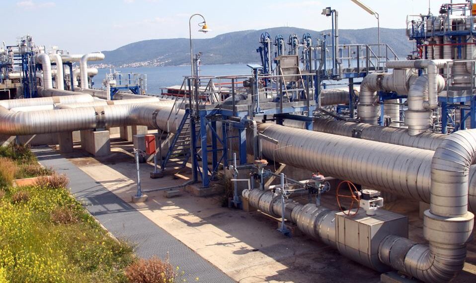 Μείωση άνω του 70% για το αέριο λειτουργίας του ΔΕΣΦΑ